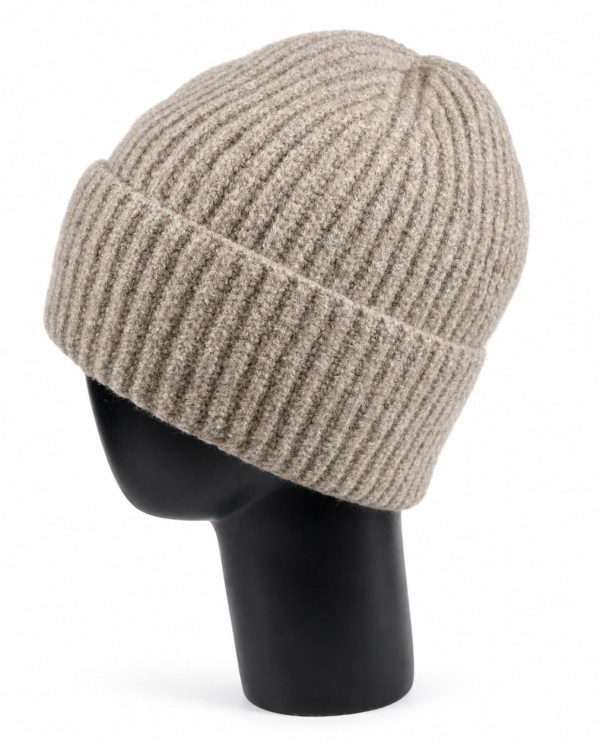 Gorro beanie de lana en tono café claro